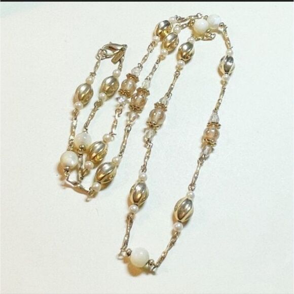 VINTAGE SIGNED "1928" AB GLASS & PEARL 35" NECKLACE - Picture 4 of 7